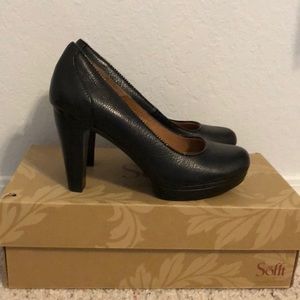 Sofft black heeled shoes - size 7